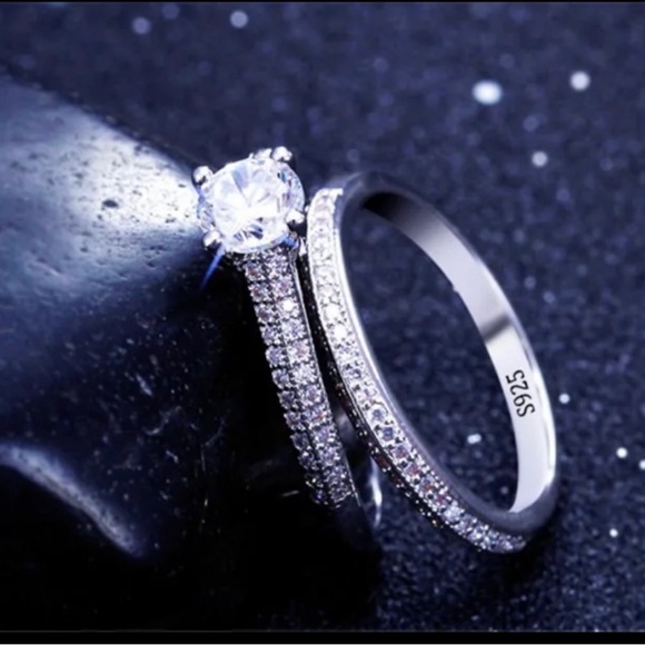 925 Sterling Silver Mossanite Diamond Engagement Wedding Ring Set - Picture 3 of 5